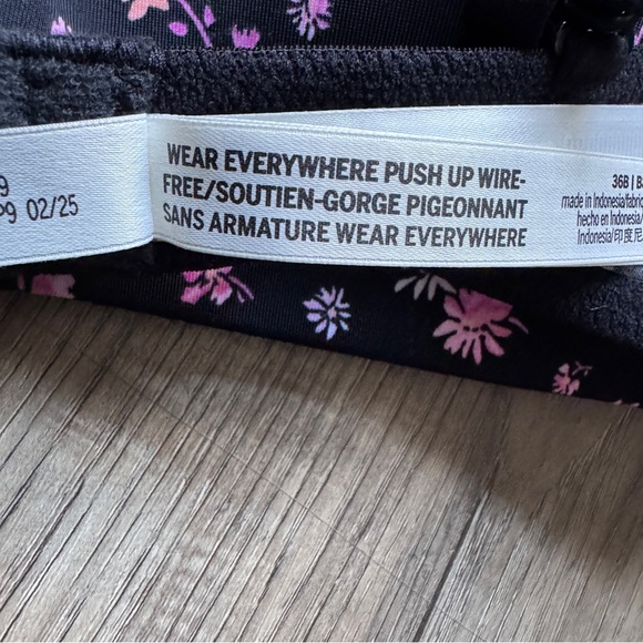 Victoria's Secret Pink Wear Everywhere Push Up Wire-Free Black Floral Bra 36B - Picture 4 of 6